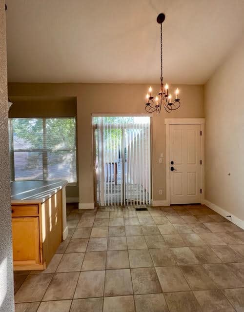 Dining - 2037 Bear Creek Plz