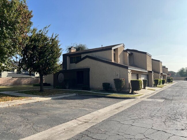 Building Photo - Condo