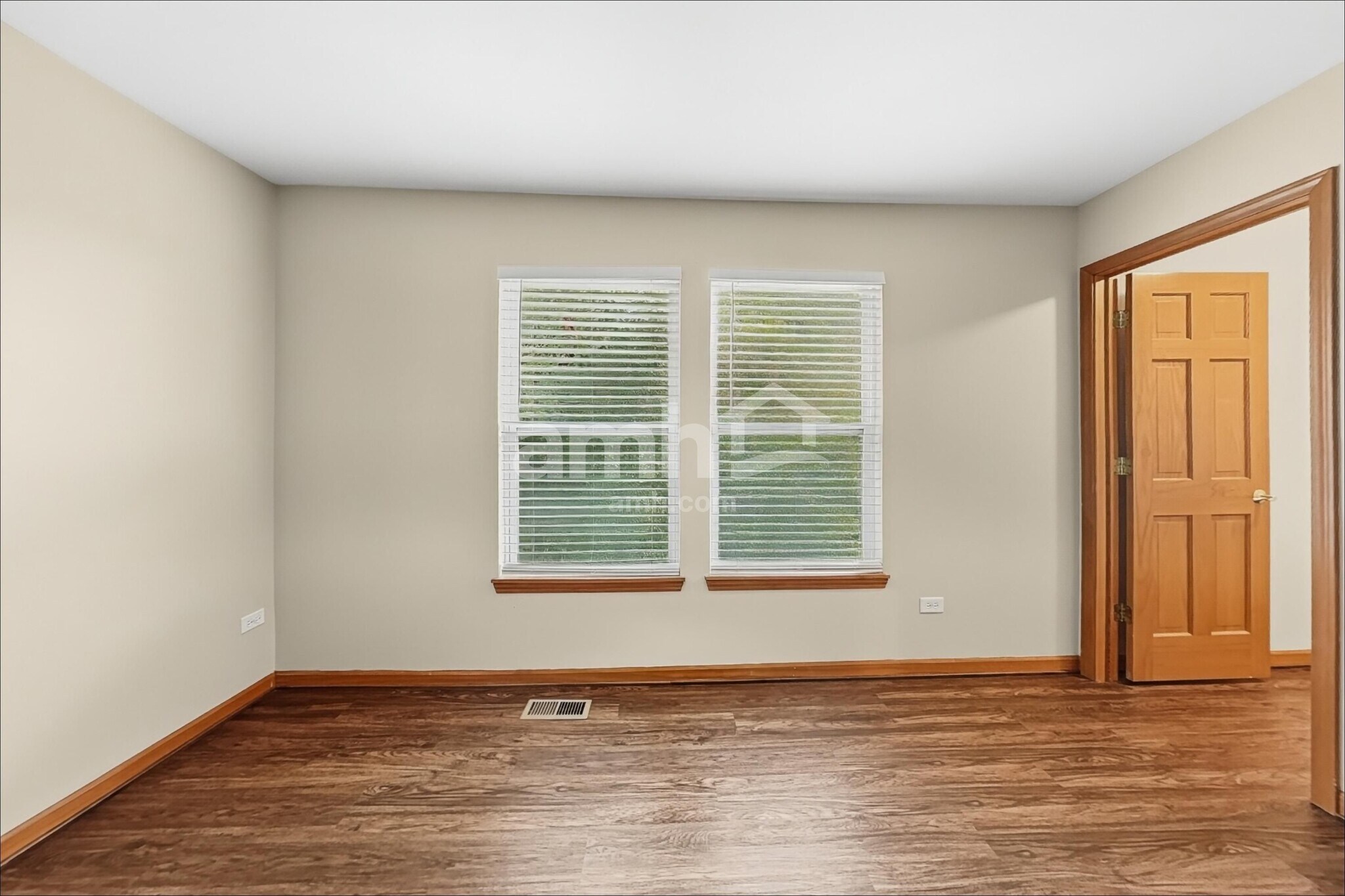 Building Photo - 3229 Kenilworth Ln
