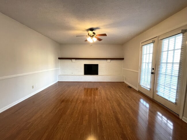 Building Photo - 12003 Corbin Dr