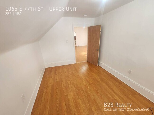 Building Photo - 1065 E 77th St