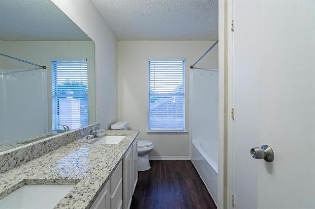 Building Photo - 1408 Belaire Dr