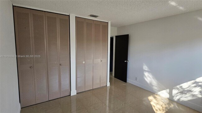 Building Photo - 8004 SW 29th St