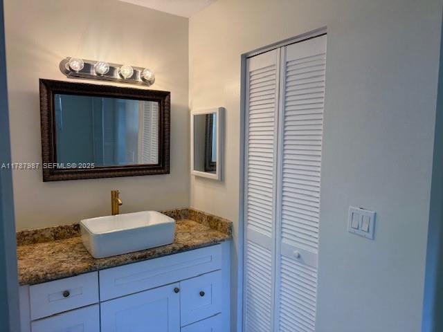 Building Photo - 6101 N Falls Cir Dr