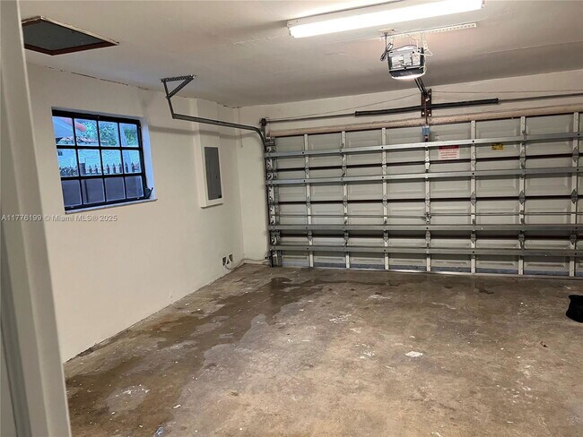 Building Photo - 8321 NW 167th Terrace