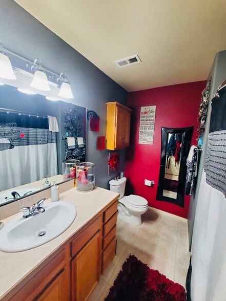 Building Photo - 9805 Mia Ln