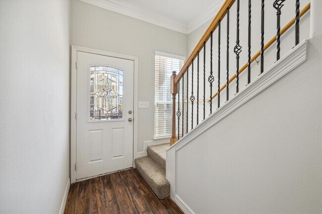 Building Photo - 2624 Detering St