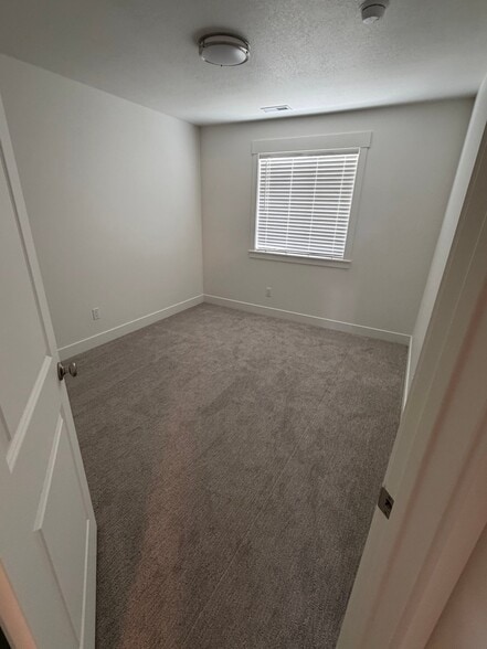 Building Photo - 2070 N 325 E