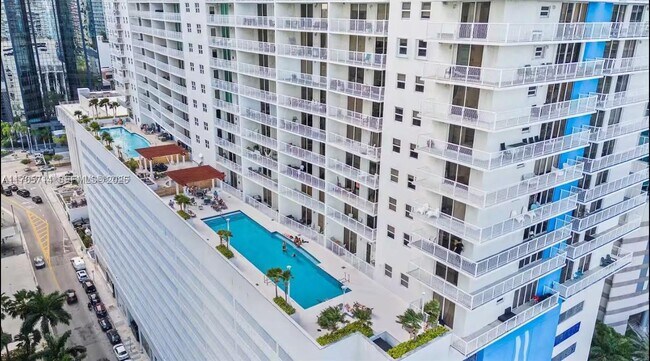 Building Photo - 1200 Brickell Bay Dr