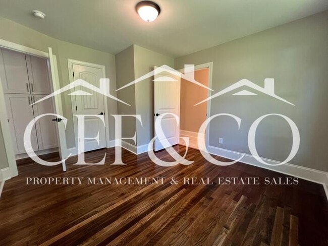 Building Photo - Spacious 3 bedroom home now available in Spartanburg!
