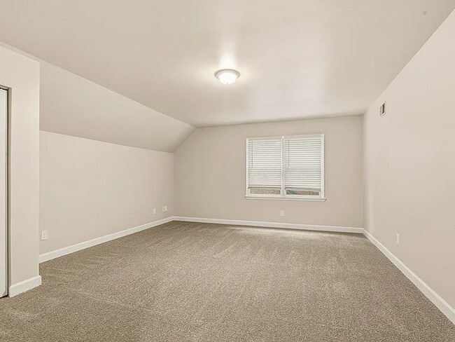 Building Photo - Earn Wealth While Leasing - Like a Homeowner - Lease to Own