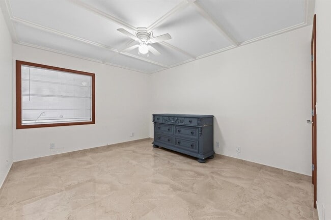 Building Photo - 551 Normandy Ln