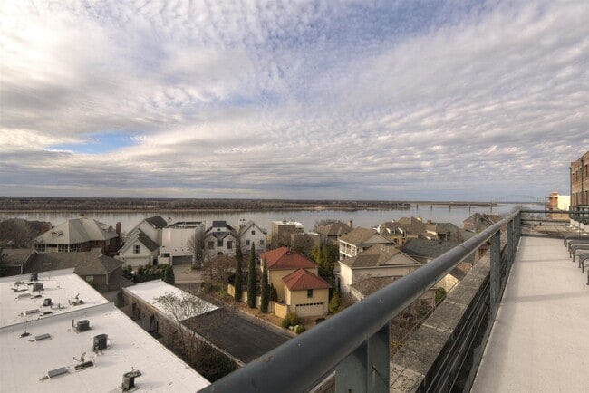 Building Photo - 505 Tennessee St