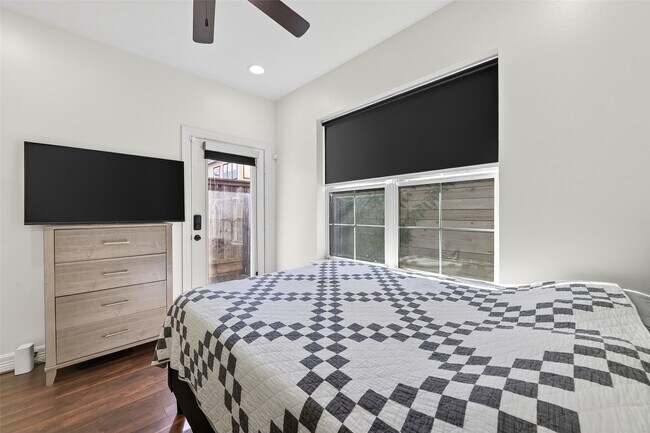 Building Photo - 1303 Upland Retreat Dr