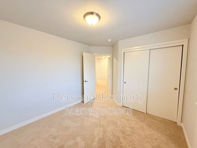Building Photo - 3512 NE 61st Way