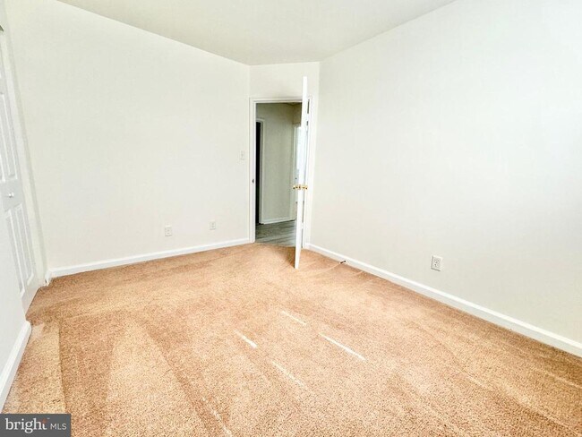 Building Photo - 218 Webbs Ln