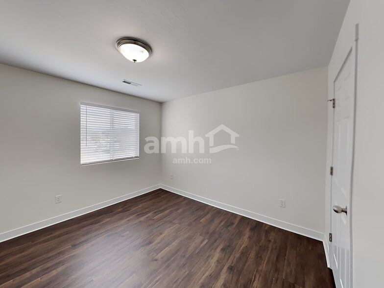 Building Photo - 574 Fireside Ln