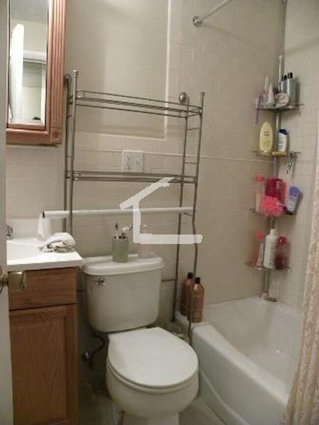 Building Photo - Perfect 3.5 bed Close to Fenway!!