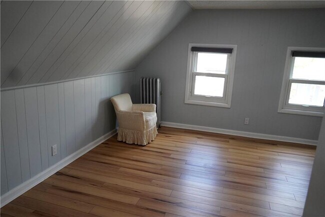 Building Photo - 1362 Narragansett Blvd