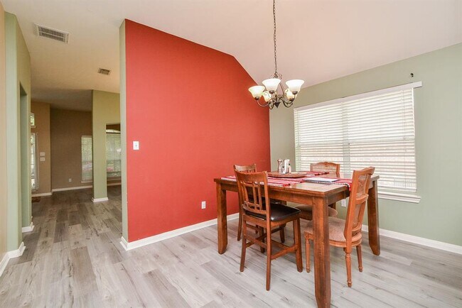 Building Photo - 24810 Sageford Ct