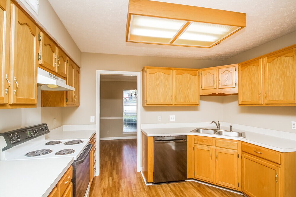 Building Photo - 1215 Cedarbend Dr
