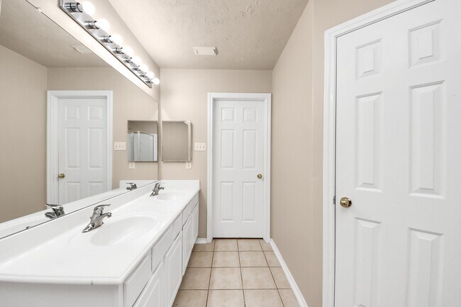 Building Photo - 20615 Rustic Hearth Ct