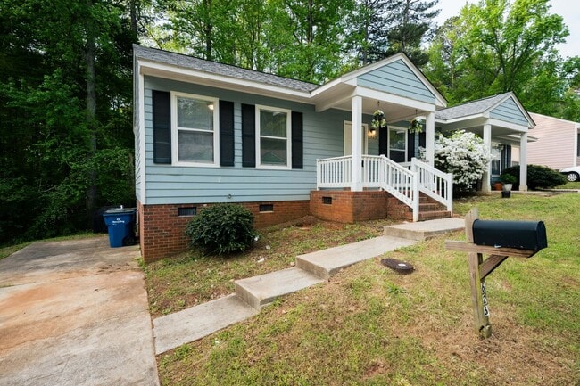 Building Photo - 612 Hilltop Dr