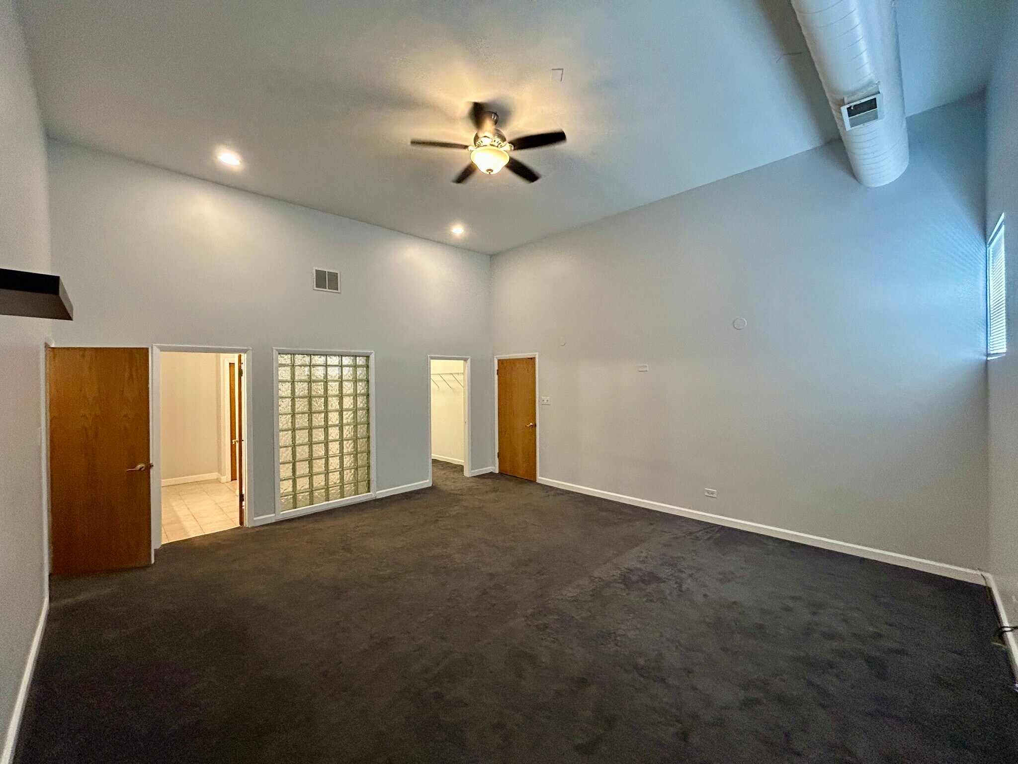 Building Photo - 400 N Racine Ave