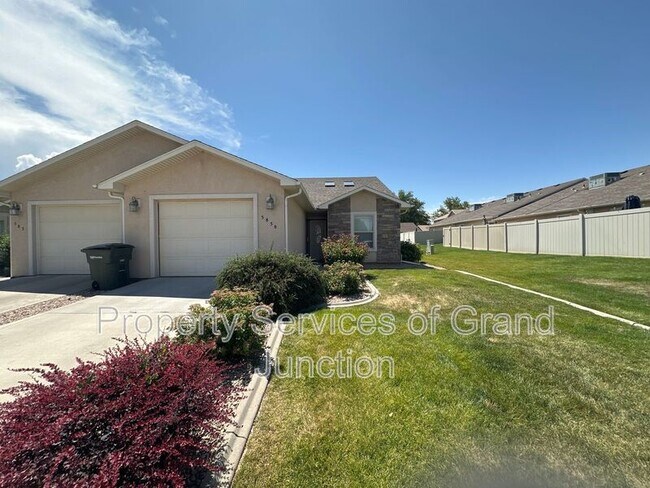 Building Photo - 585 1/2 Belhaven Way