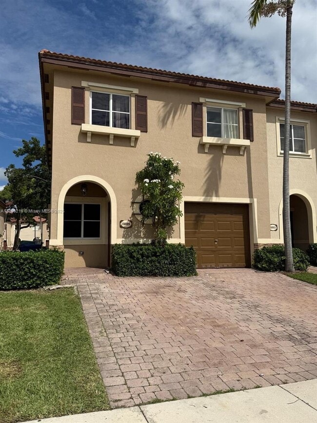 Primary Photo - 8899 SW 220th Ln