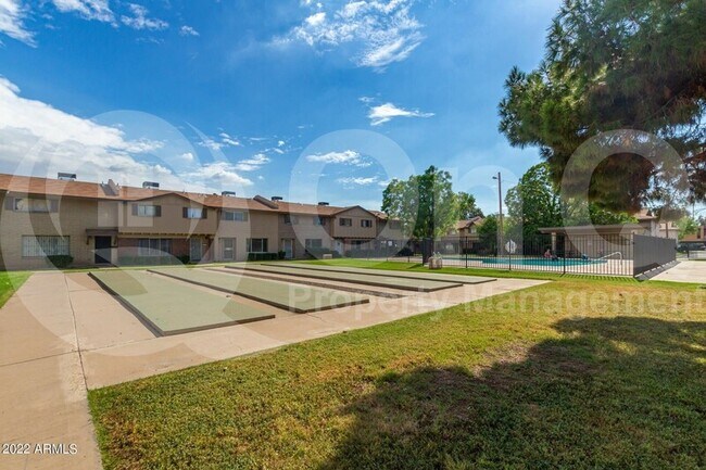 Building Photo - 6560 N 43rd Ave