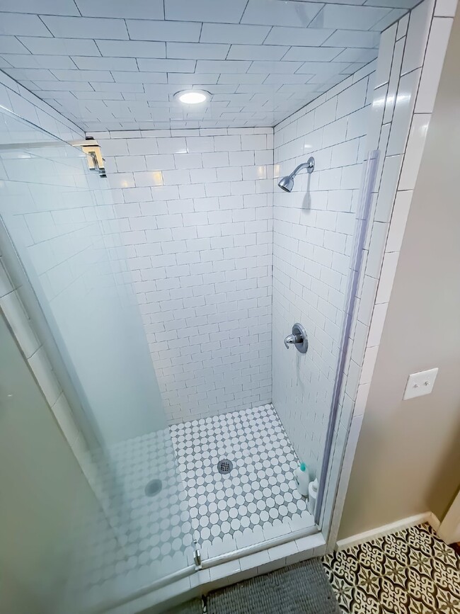 Building Photo - Corporate Comfort: Tailored For Constructi...