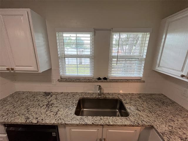 Building Photo - 2214 Mockingbird Ln