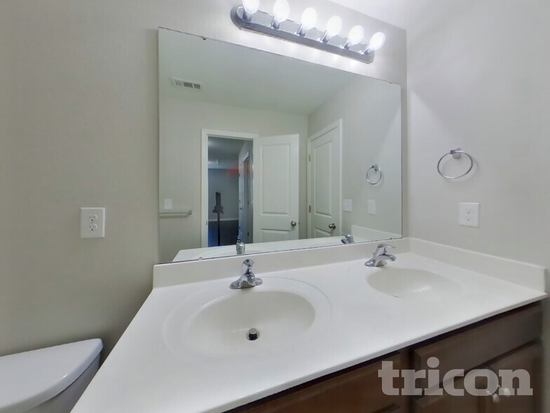 Building Photo - 104 Shadow Woods Rd