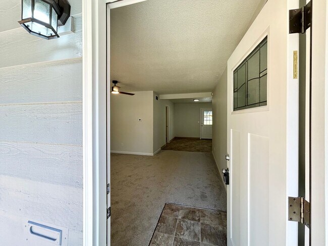 Building Photo - 210 SW 142nd Ave