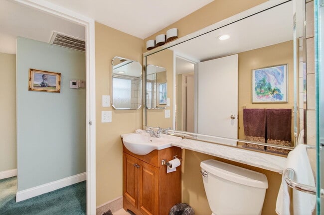 Building Photo - 213 Waterford Cresent