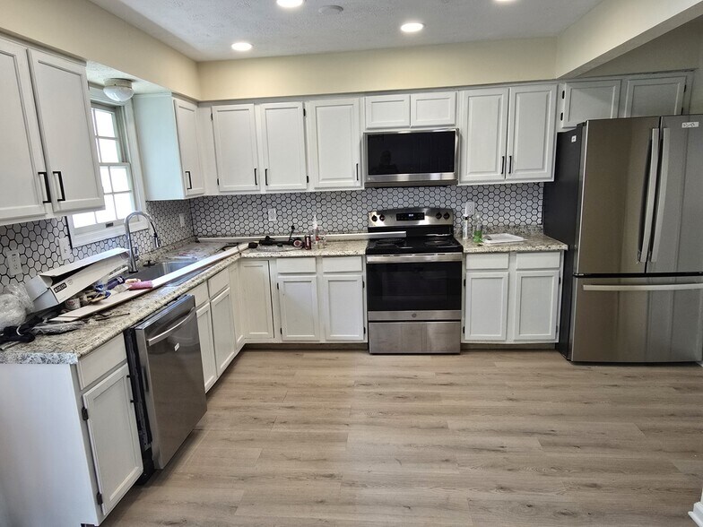 Building Photo - 6803 Ammendale Way