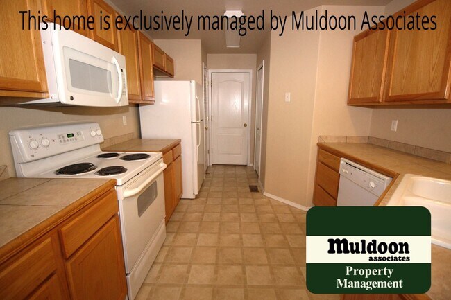 Building Photo - Beautiful 2-Story townhome in gated community