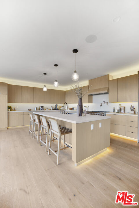 Building Photo - 7212 Mulholland Dr