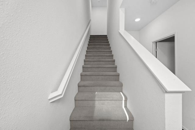 Building Photo - 5485 Seacliff Pl