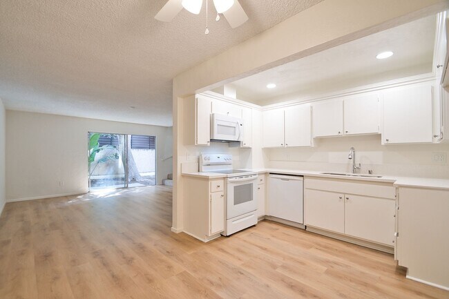 Building Photo - ot1708