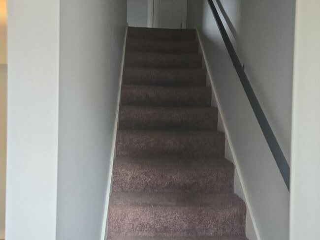 Building Photo - 308 Heustis St