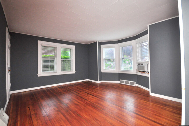 Building Photo - 22 Highland Ave