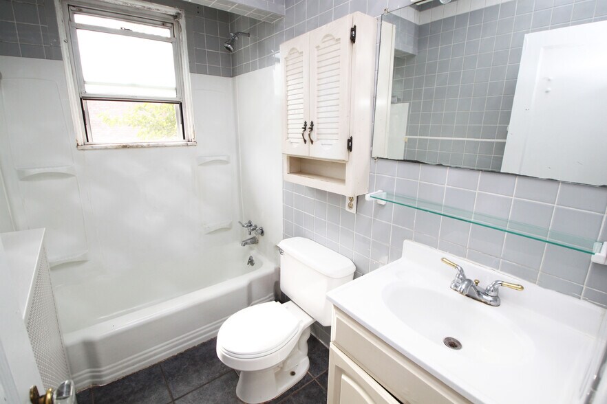 Building Photo - 5535 Centre Ave