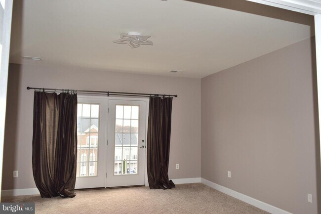 Building Photo - 2251 Oberlin Dr