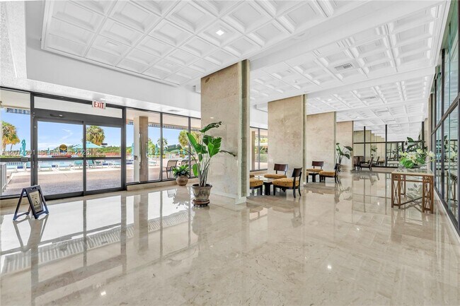 Building Photo - 300 Bayview Dr