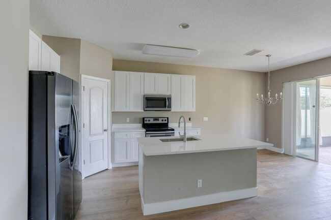 Building Photo - 2686 Gasparilla Cir