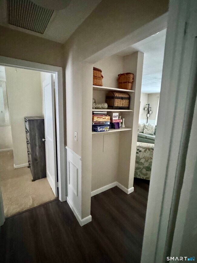 Building Photo - 51 Billow Rd