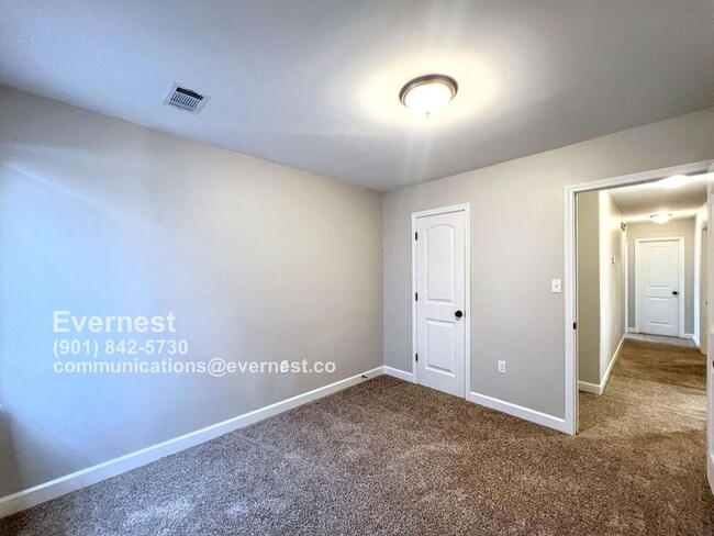 Building Photo - 8919 Kathryn Grace Dr