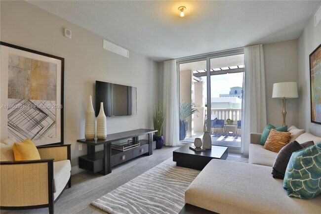 Building Photo - 2000 Salzedo St